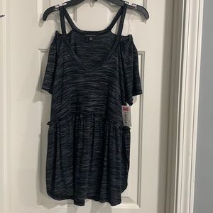Nwt cold shoulder baby doll top size medium
